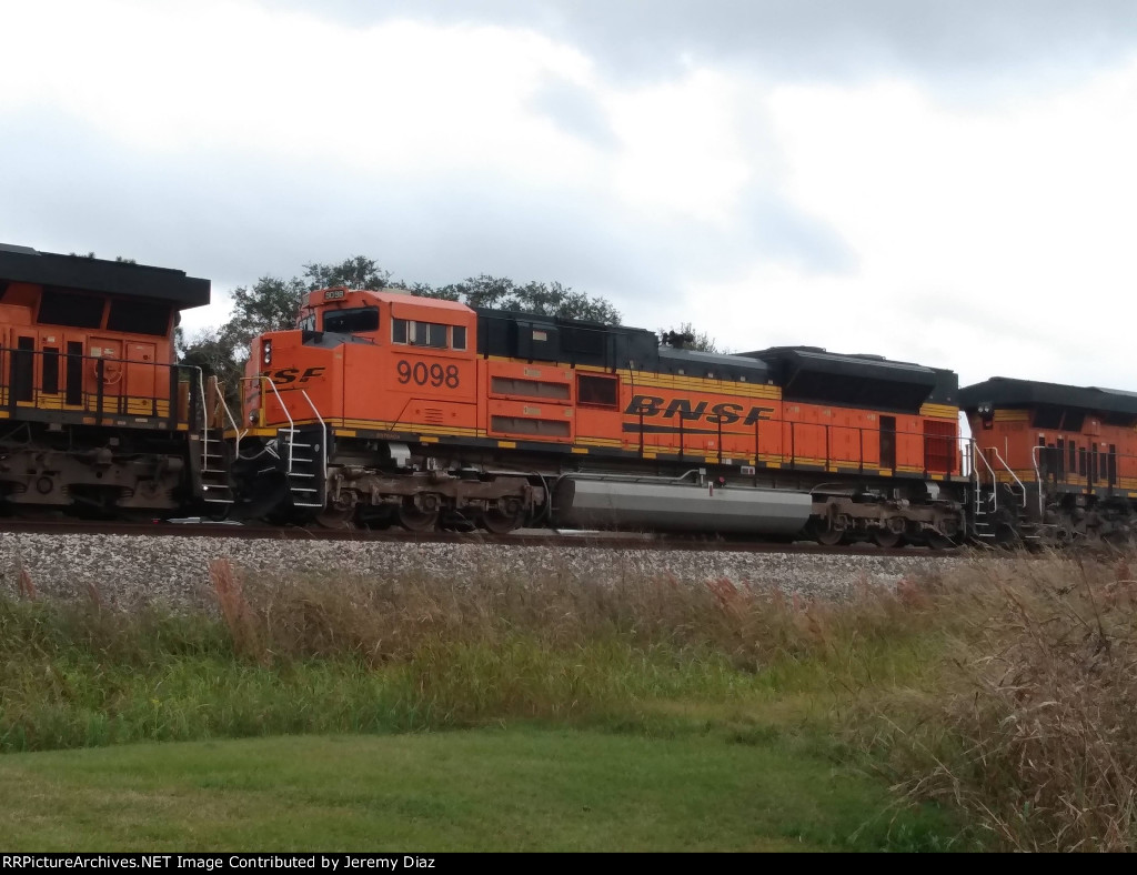 BNSF 9098